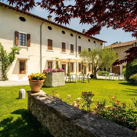 Apartment Palazzo Trevignane La Bella Scuderia San Felice del Benaco