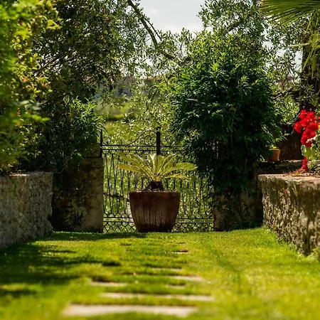 Palazzo Trevignane La Bella Scuderia Apartment *